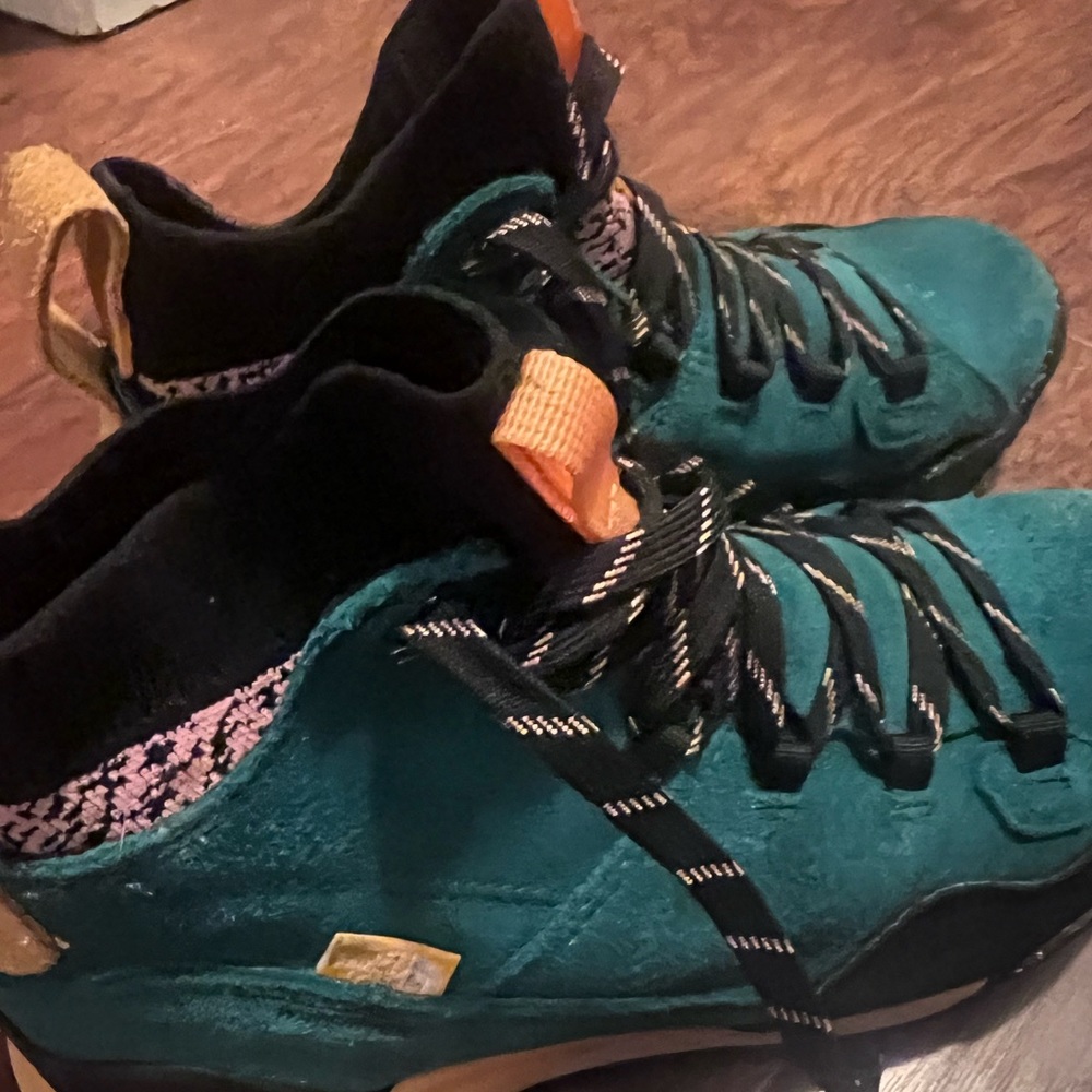 Northface hiking boots - Picture 2 of 5